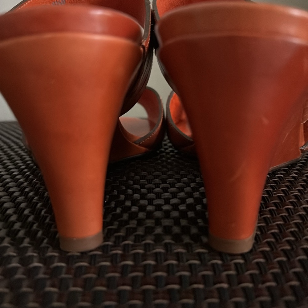 EUC Cole Haan Women's Tan Leather Sandals, Wedge, Sz 8.5 - Picture 15 of 17